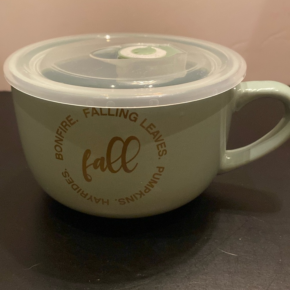 Soup bowl mug w/ vented lid Fall Bonfires falling leaves green color 22 oz